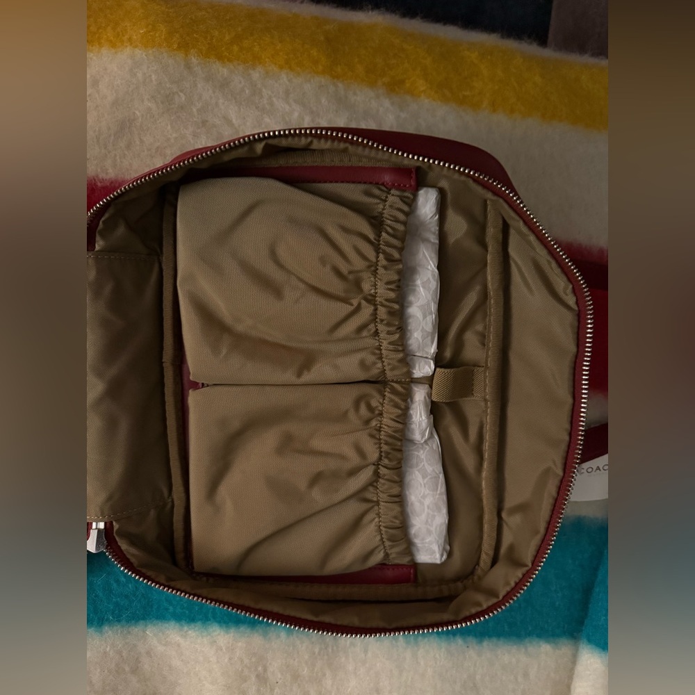 Red Leather coach toiletry bag - Picture 9 of 11